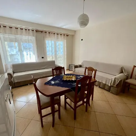 Apartman Ed's Near Center