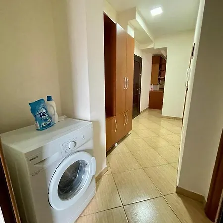 Apartman Ed's Near Center Tirana